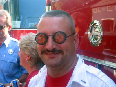 Lt. Mihans sportin' his shades