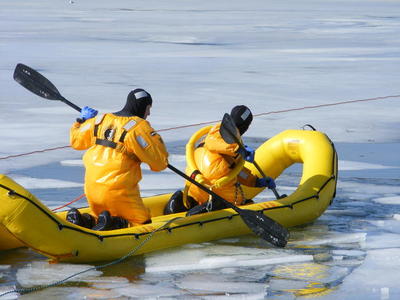 Arlington FF's using LAFD's RDC (aka: Banana Boat)
